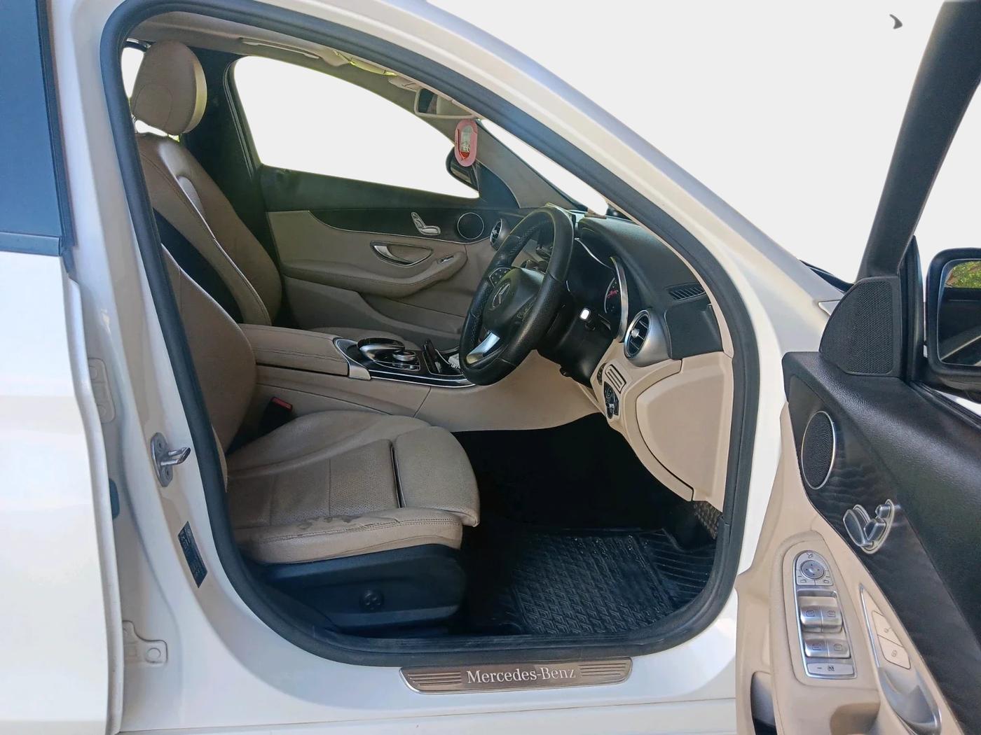 2017 Mercedes Benz C Class 220d, Diesel, Automatic, 74,617 km, interior