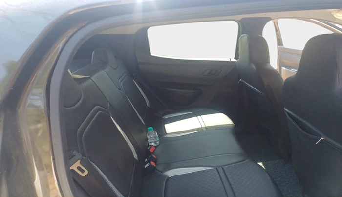 2022 Renault Kwid RXT 1.0 AMT, Petrol, Automatic, 33,131 km, interior