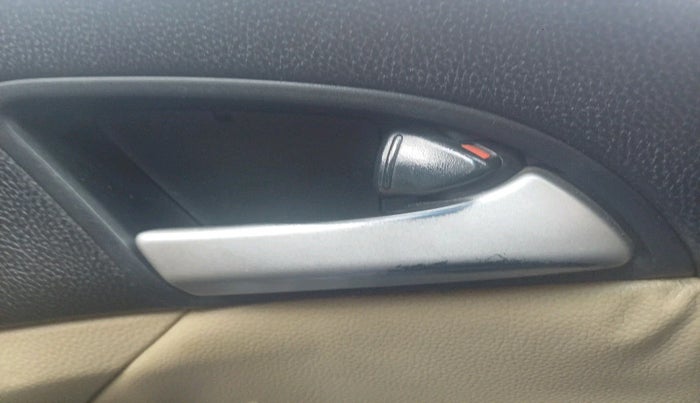 2010 Honda Accord 2.4L I-VTEC MT, Petrol, Manual, 99,026 km, interior