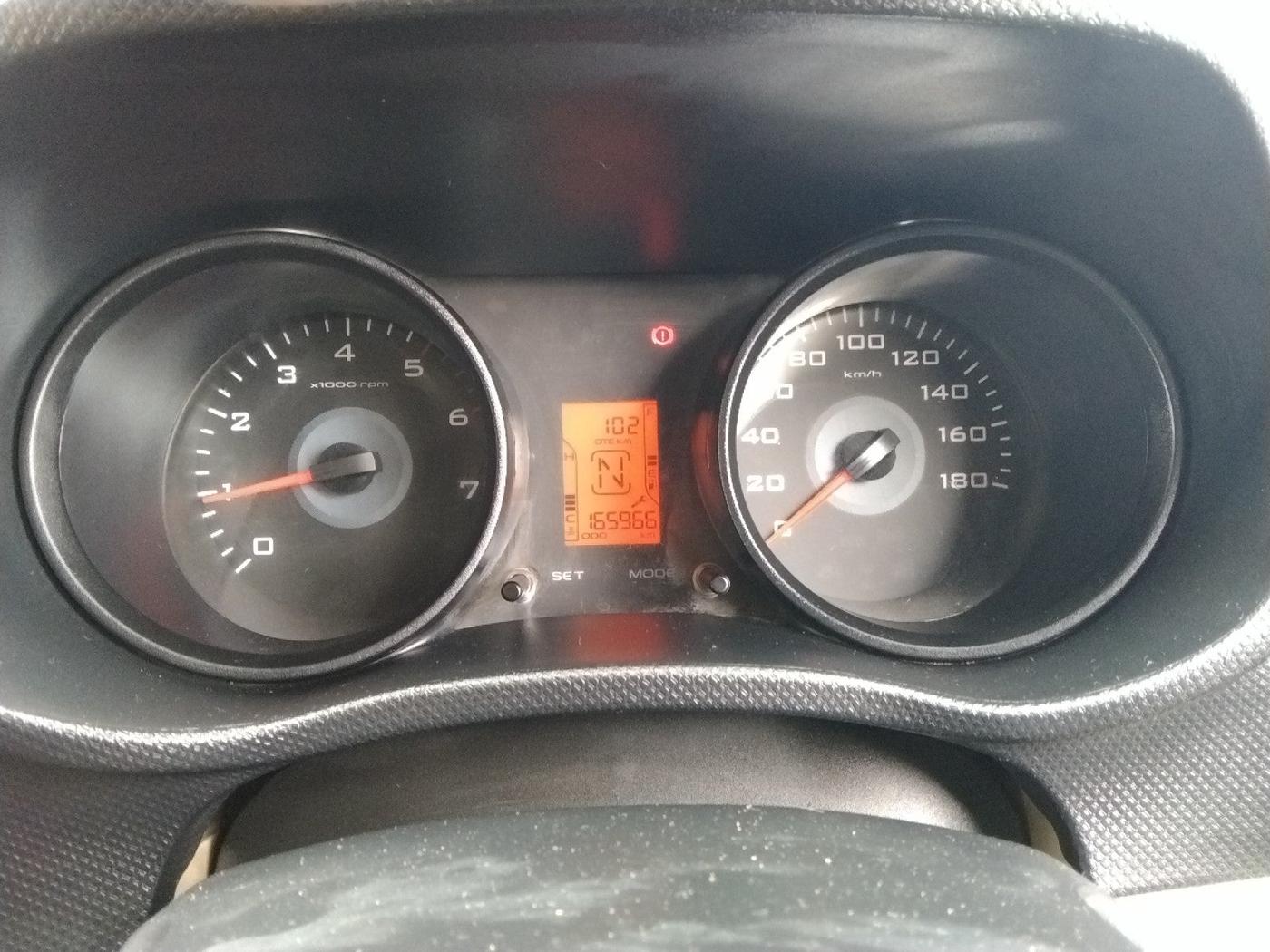 2018 Mahindra TUV300 T4 PLUS, Diesel, Manual, 1,65,966 km, interior