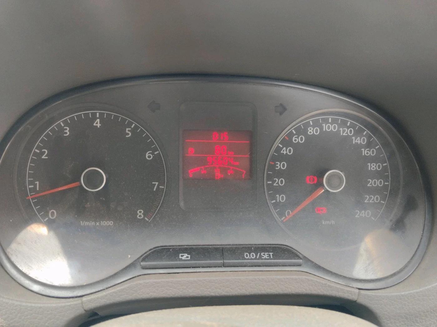 2011 Volkswagen Vento COMFORTLINE 1.6, Petrol, Manual, 95,604 km, interior