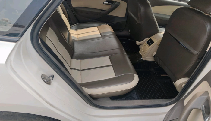 2011 Volkswagen Vento COMFORTLINE 1.6, Petrol, Manual, 95,604 km, interior