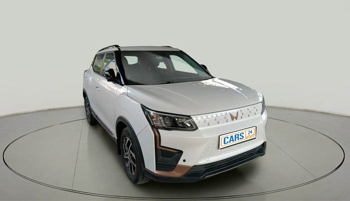 2023 Mahindra XUV400 EL 7.2 KW, Electric, Automatic, 73,691 km, exterior