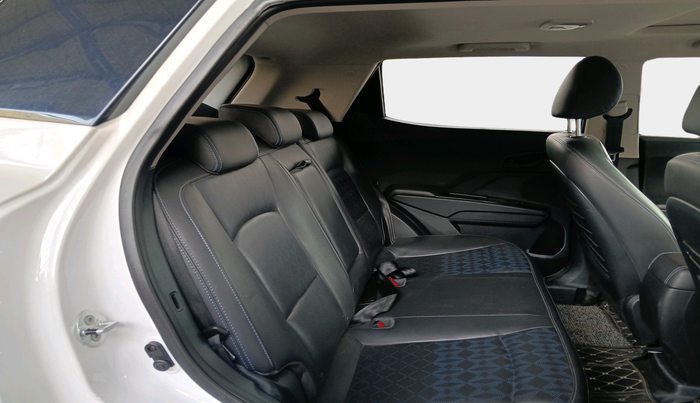 2023 Mahindra XUV400 EL 7.2 KW, Electric, Automatic, 73,691 km, interior