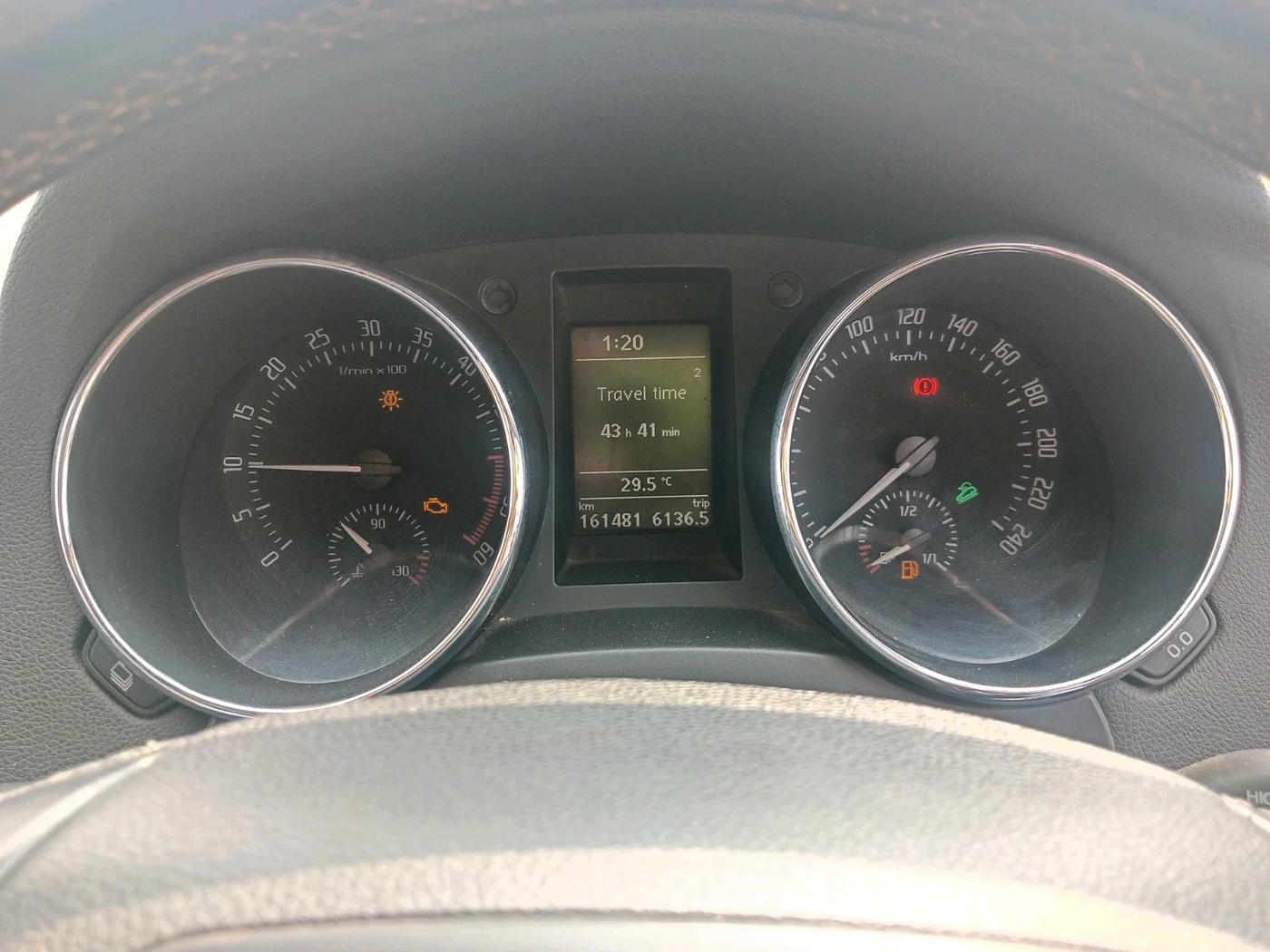 2011 Skoda Yeti ELEGANCE 2.0 TDI CR 4X4, Diesel, Manual, 1,61,481 km, interior