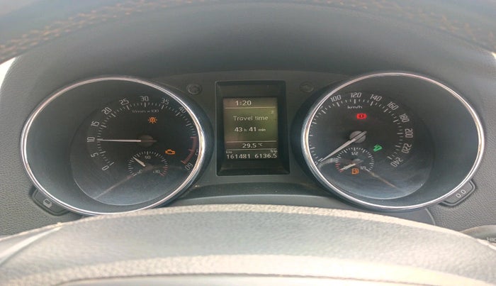 2011 Skoda Yeti ELEGANCE 2.0 TDI CR 4X4, Diesel, Manual, 1,61,481 km, interior