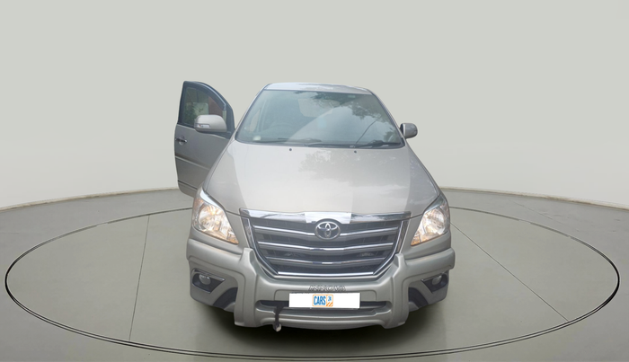 2014 Toyota Innova 2.5 ZX 7 STR, Diesel, Manual, 1,29,625 km, exterior