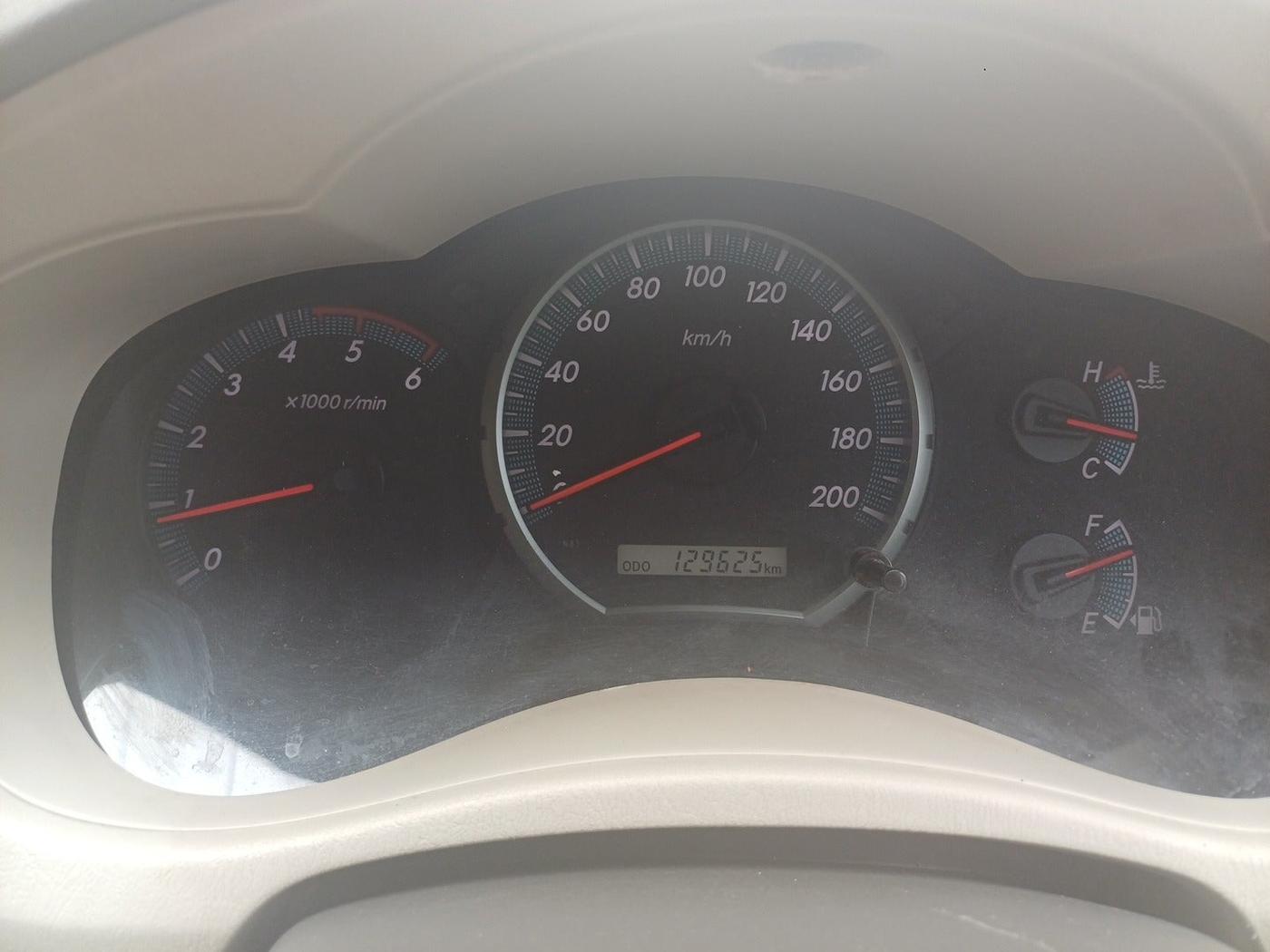 2014 Toyota Innova 2.5 ZX 7 STR, Diesel, Manual, 1,30,215 km, interior