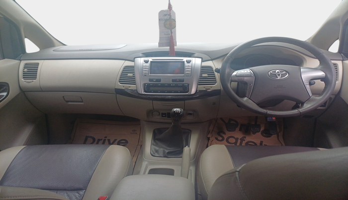 2014 Toyota Innova 2.5 ZX 7 STR, Diesel, Manual, 1,29,625 km, interior