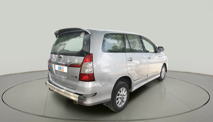 2014 Toyota Innova 2.5 VX 8 STR, Diesel, Manual, 3,28,447 km, exterior