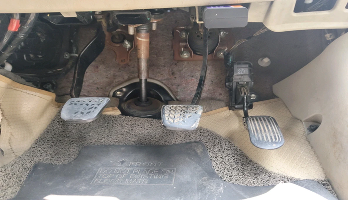 2014 Toyota Innova 2.5 VX 8 STR, Diesel, Manual, 3,28,447 km, interior