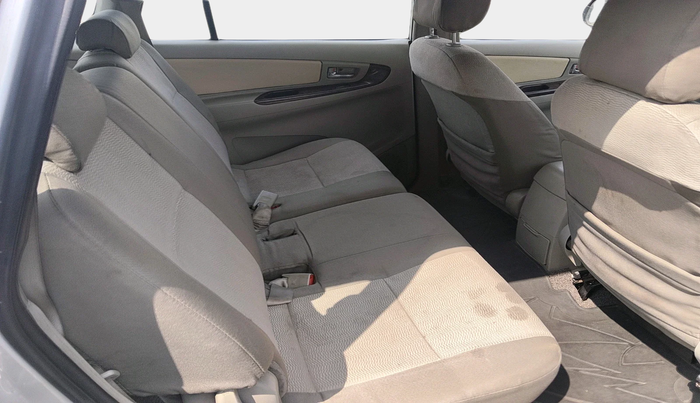 2014 Toyota Innova 2.5 VX 8 STR, Diesel, Manual, 3,28,447 km, interior