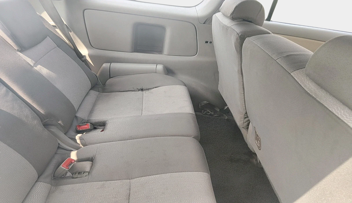 2014 Toyota Innova 2.5 VX 8 STR, Diesel, Manual, 3,28,447 km, interior