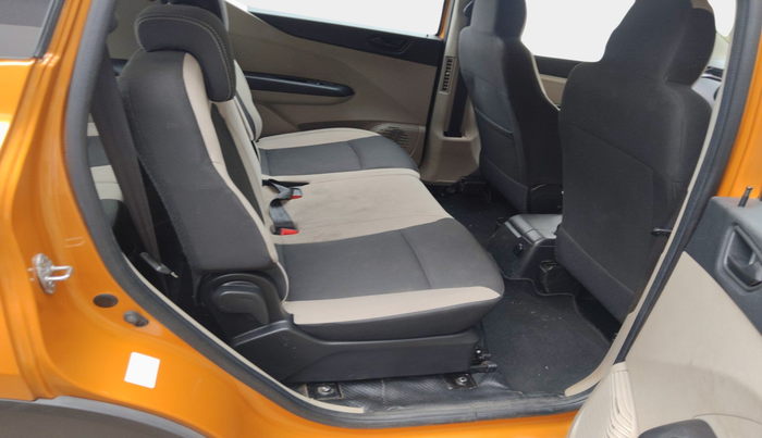 2022 Renault TRIBER RXT, Petrol, Manual, 26,466 km, interior