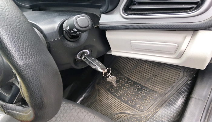 2022 Tata ALTROZ XE PETROL, Petrol, Manual, 30,671 km, interior