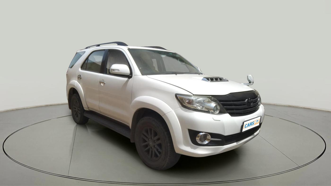 2015 Toyota Fortuner 3.0 4X2 AT, Diesel, Automatic, 90,758 km, exterior