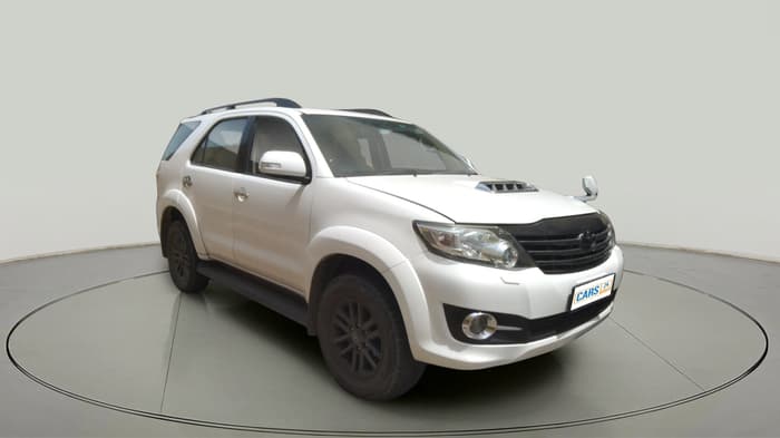 2015 Toyota Fortuner 3.0 4X2 AT, Diesel, Automatic, 90,758 km, exterior