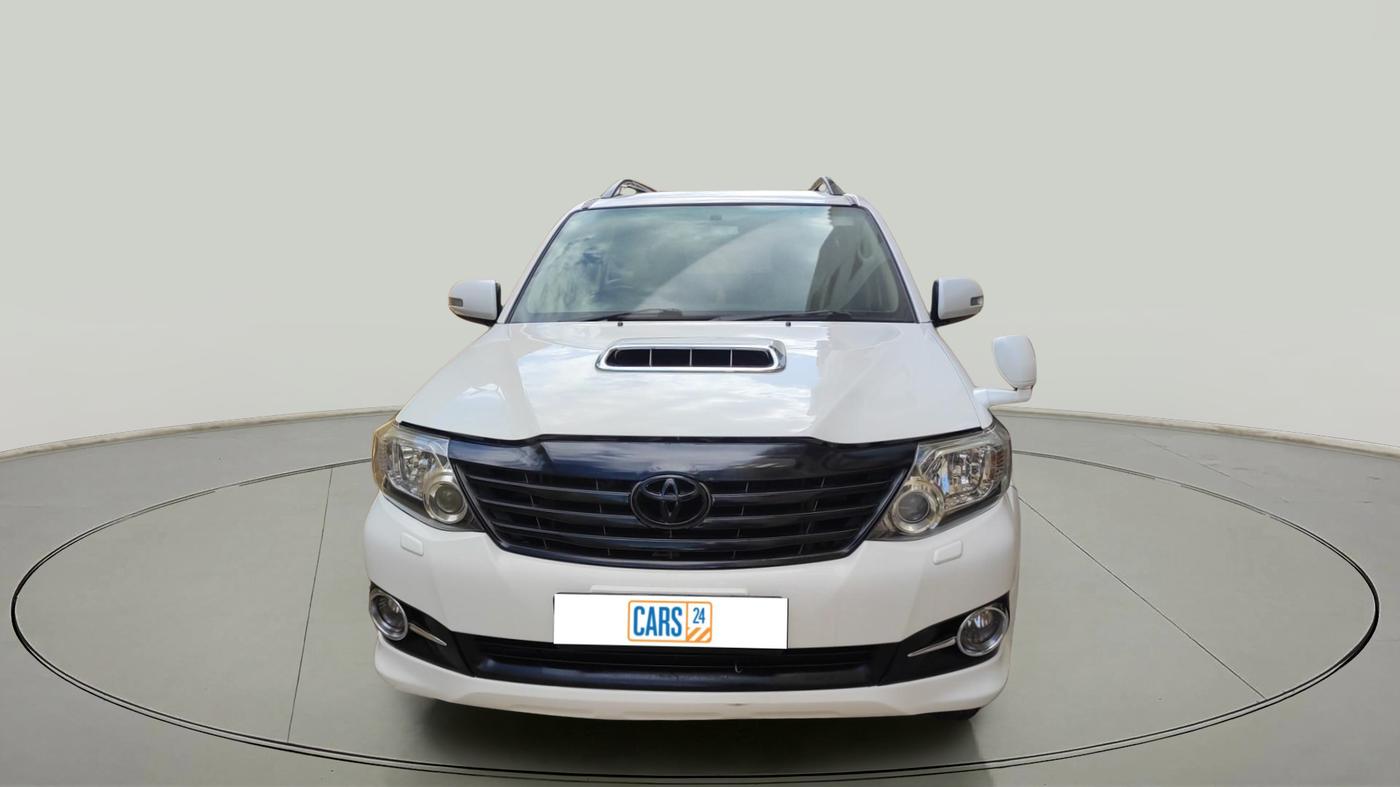 2015 Toyota Fortuner 3.0 4X2 AT, Diesel, Automatic, 90,758 km, exterior