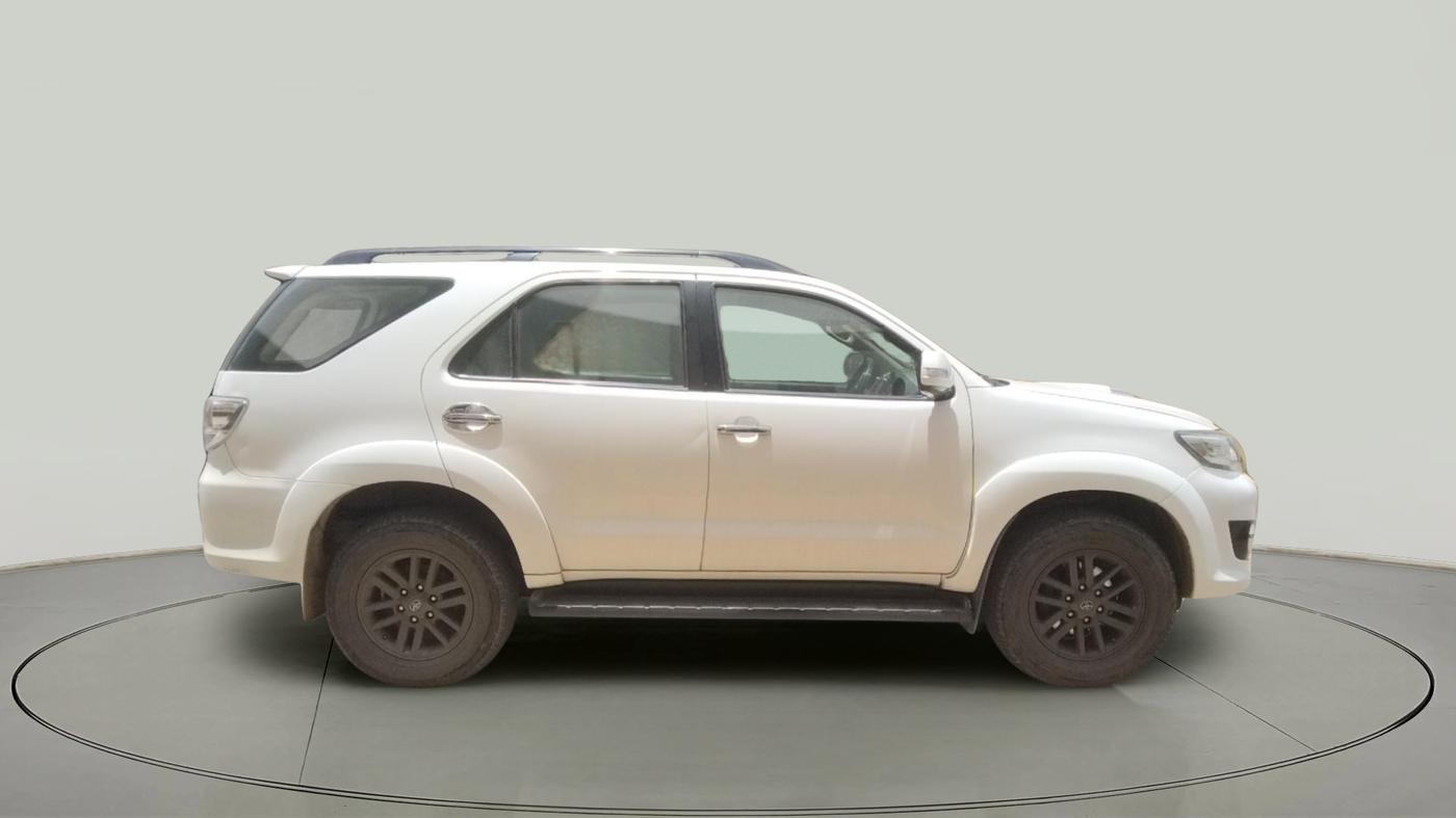 2015 Toyota Fortuner 3.0 4X2 AT, Diesel, Automatic, 90,758 km, exterior