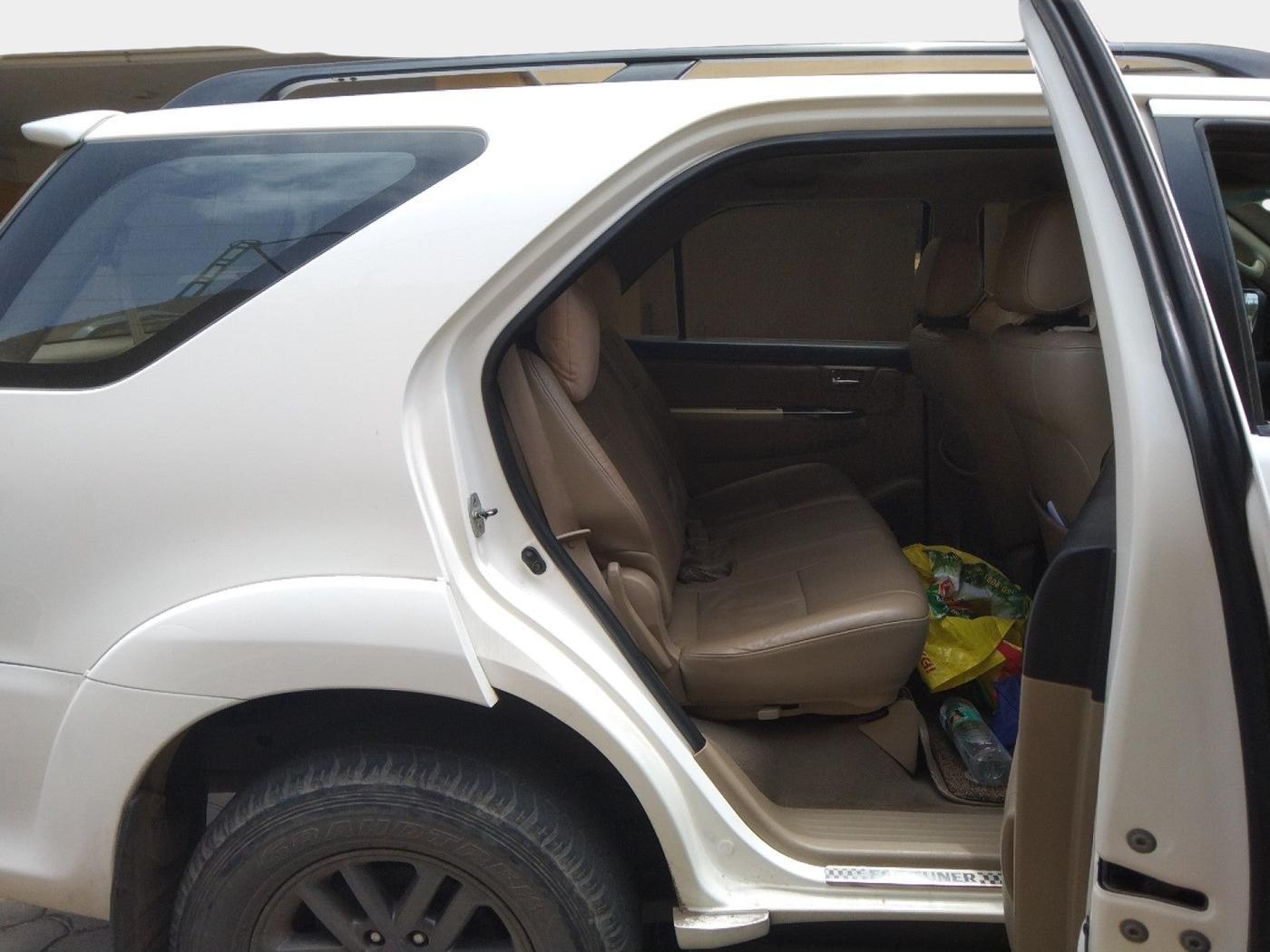 2015 Toyota Fortuner 3.0 4X2 AT, Diesel, Automatic, 90,758 km, interior