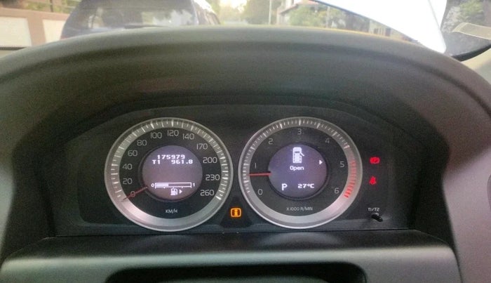 2011 Volvo XC 60 D5 AWD AT, Diesel, Automatic, 1,75,979 km, interior