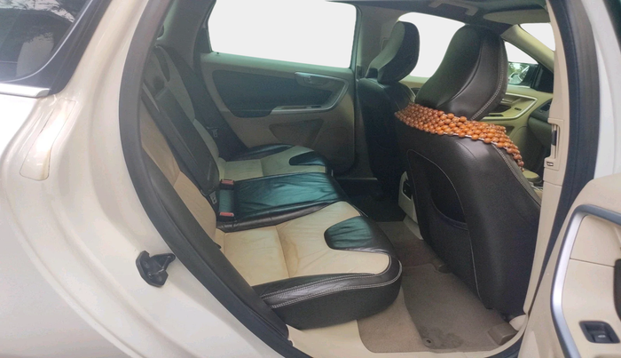 2011 Volvo XC 60 D5 AWD AT, Diesel, Automatic, 1,75,979 km, interior