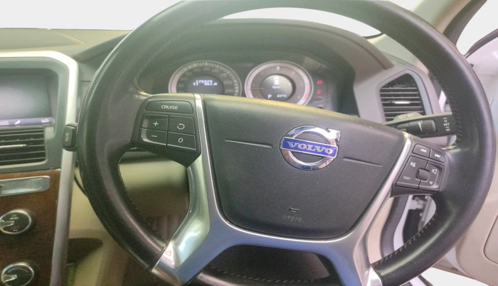 2011 Volvo XC 60 D5 AWD AT, Diesel, Automatic, 1,75,979 km, interior