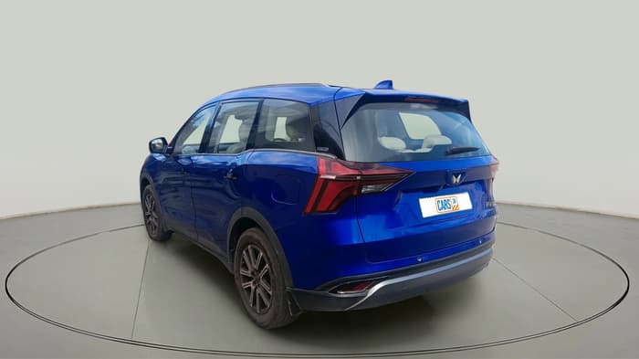 2022 Mahindra XUV700 AX 7 LUXURY D MT 7 STR, Diesel, Manual, 1,08,226 km, exterior