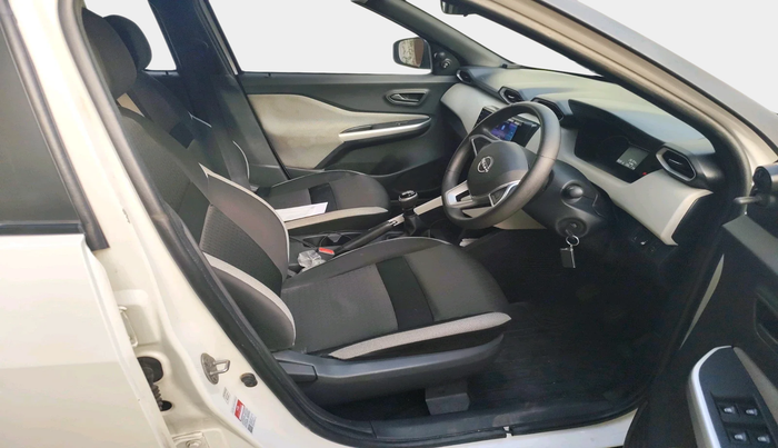 2023 Nissan MAGNITE XE, Petrol, Manual, 28,154 km, interior