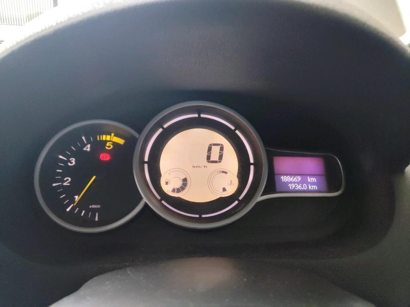 2012 Renault Fluence 1.5 E2, Diesel, Manual, 1,88,669 km, interior