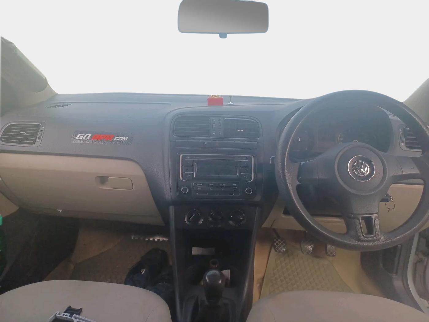 2013 Volkswagen Polo COMFORTLINE 1.2L, Diesel, Manual, 1,00,000 km, interior