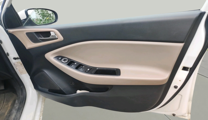 2015 Hyundai Elite i20 SPORTZ 1.2 (O), Petrol, Manual, 89,384 km, interior