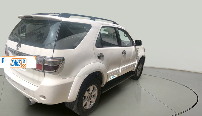 2011 Toyota Fortuner 3.0 4X4 MT, Diesel, Manual, 2,27,223 km, exterior