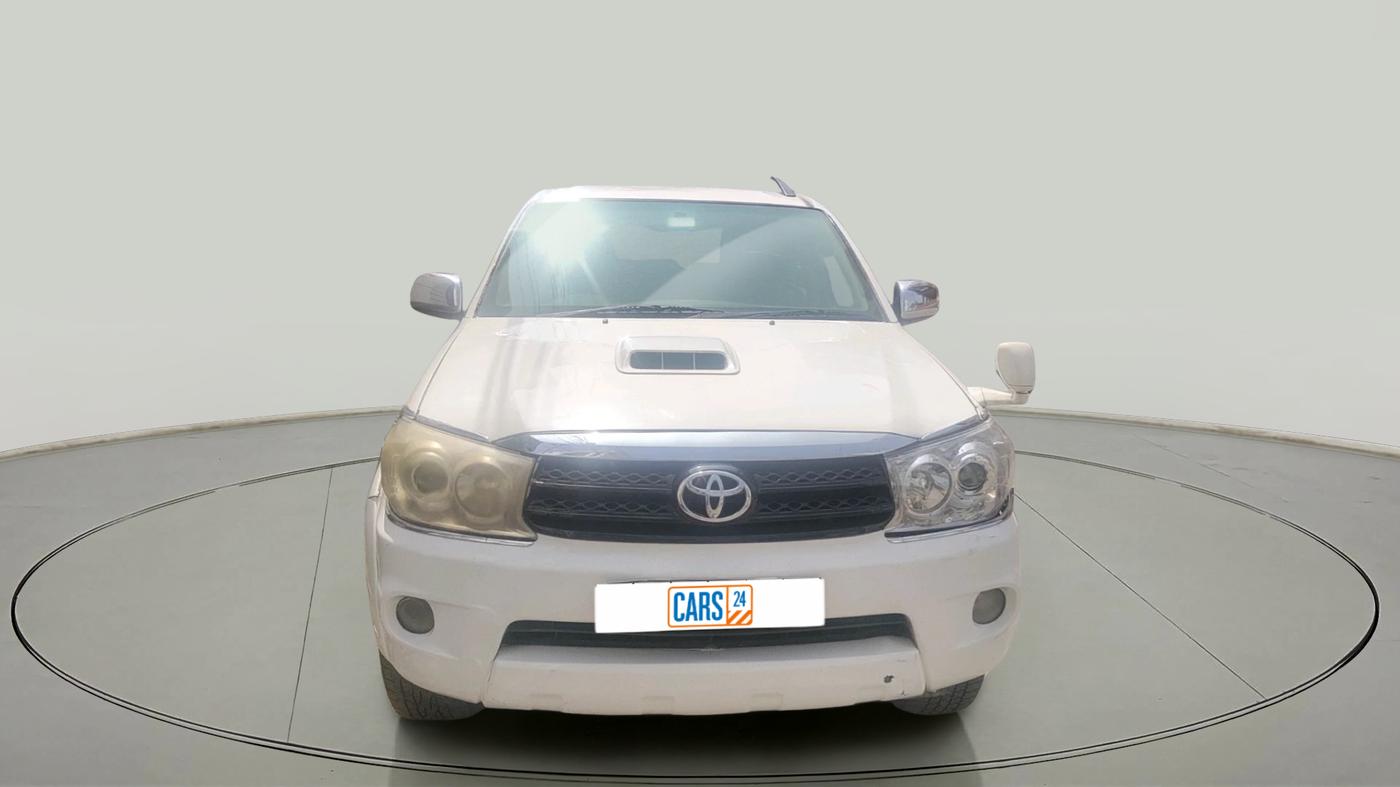 2011 Toyota Fortuner 3.0 4X4 MT, Diesel, Manual, 2,27,223 km, exterior