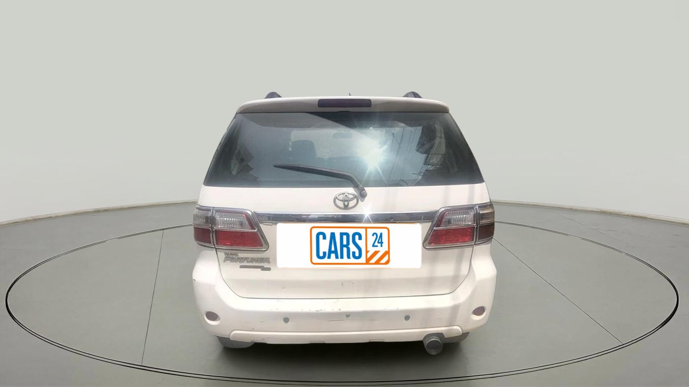 2011 Toyota Fortuner 3.0 4X4 MT, Diesel, Manual, 2,27,223 km, exterior
