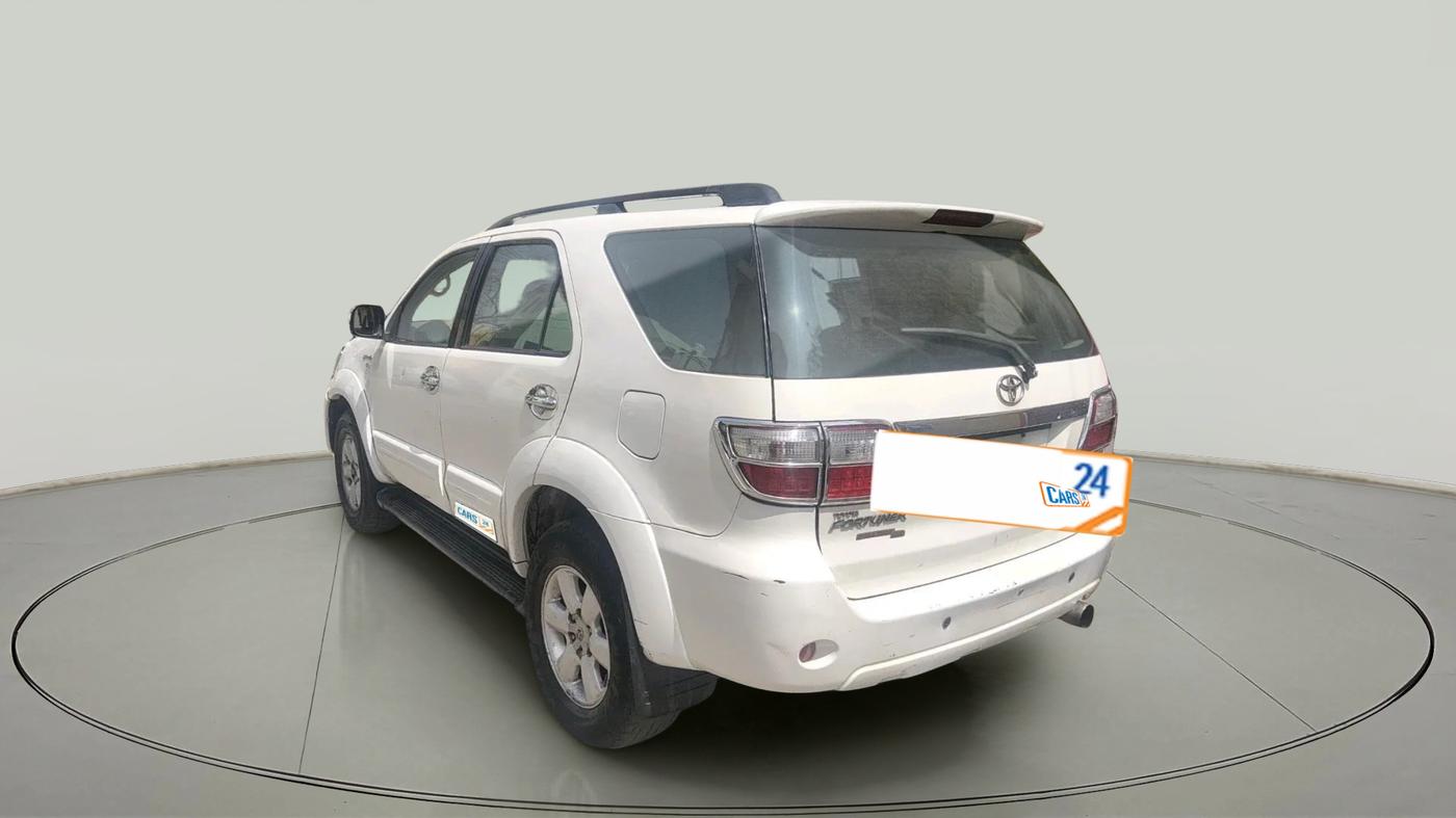 2011 Toyota Fortuner 3.0 4X4 MT, Diesel, Manual, 2,27,223 km, exterior
