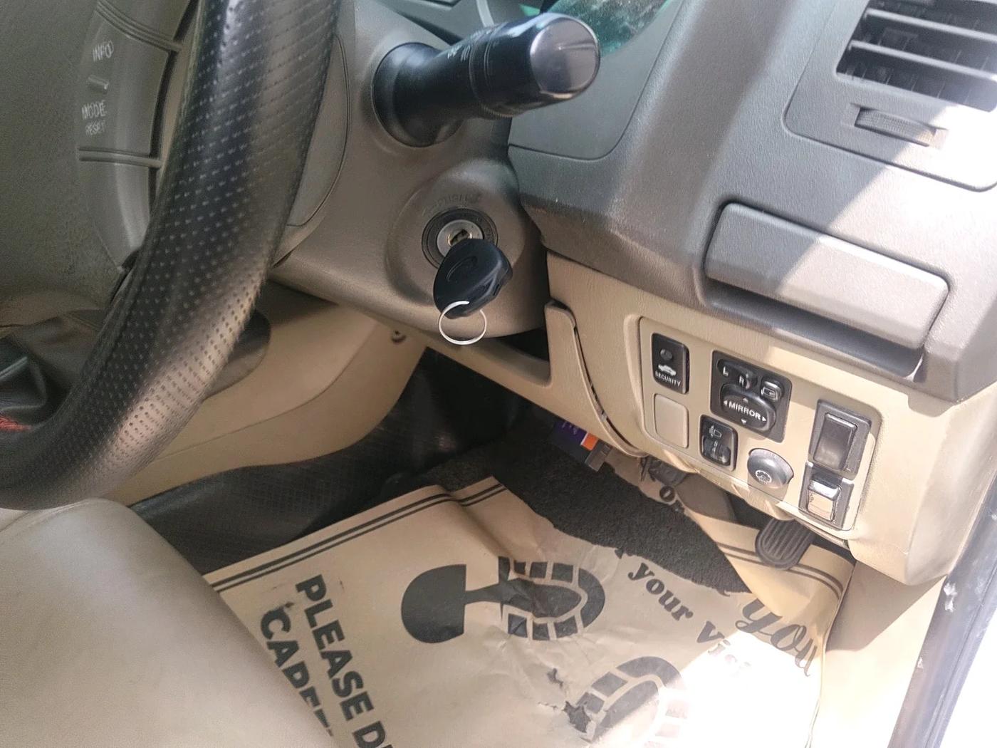 2011 Toyota Fortuner 3.0 4X4 MT, Diesel, Manual, 2,27,223 km, interior