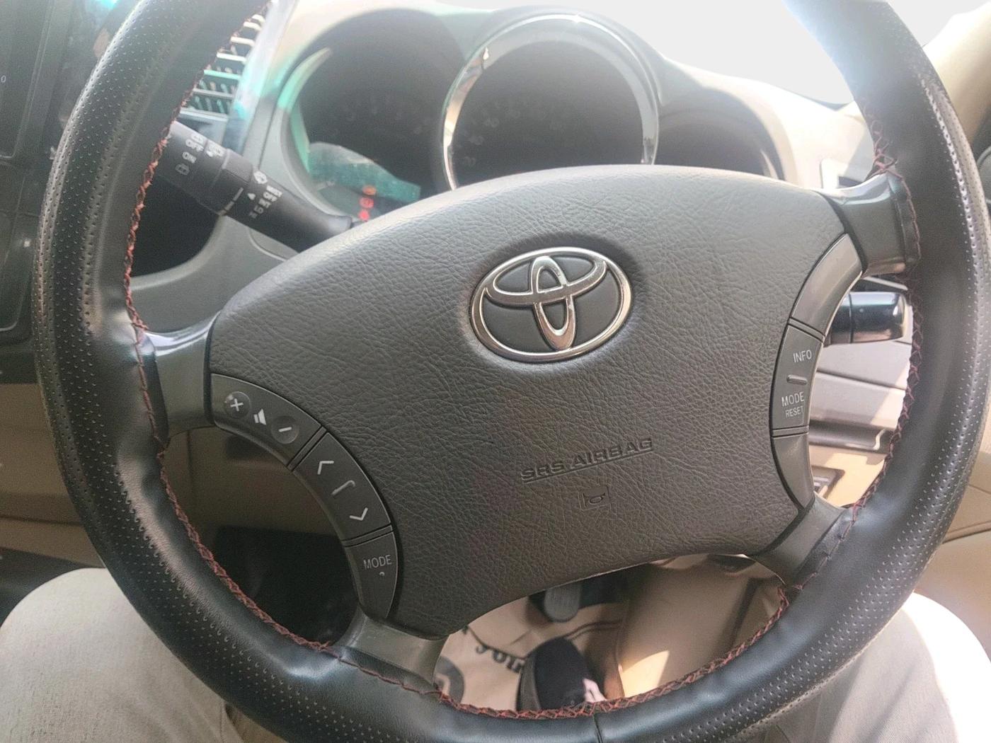 2011 Toyota Fortuner 3.0 4X4 MT, Diesel, Manual, 2,27,223 km, interior