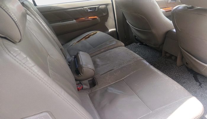 2011 Toyota Fortuner 3.0 4X4 MT, Diesel, Manual, 2,27,223 km, interior