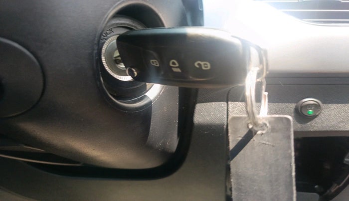 2023 Tata NEXON XMA SUNROOF PETROL, Petrol, Automatic, 70,873 km, interior