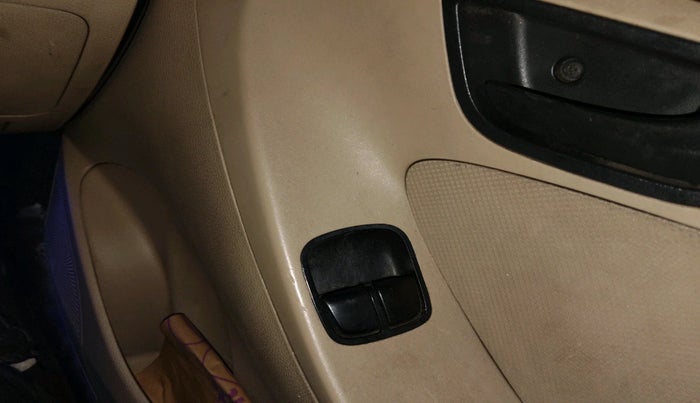 2013 Hyundai Eon ERA +, Petrol, Manual, 2,12,093 km, interior