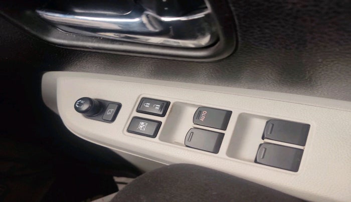 2017 Maruti IGNIS ALPHA 1.2 DUAL TONE, Petrol, Manual, 46,941 km, interior