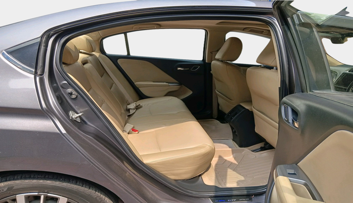 2022 Honda City 1.5L I-VTE V CVT, Petrol, Automatic, 16,570 km, interior