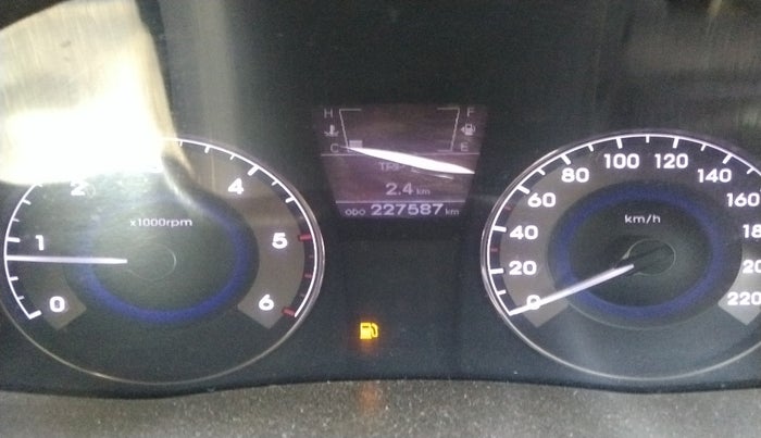 2011 Hyundai Verna FLUIDIC 1.6 CRDI SX, Diesel, Manual, 2,27,587 km, interior