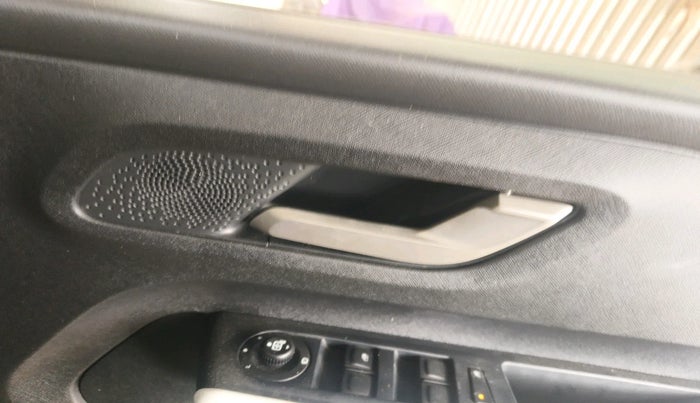 2024 Tata PUNCH Creative Dual Tone MT Sunroof, Petrol, Manual, 21,000 km, interior