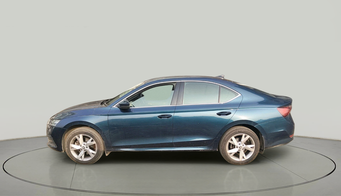 2023 Skoda Octavia STYLE 2.0, Petrol, Automatic, 22,128 km, exterior