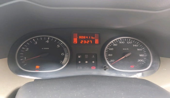 2014 Renault Duster 85 PS RXL DIESEL, Diesel, Manual, 3,06,411 km, interior