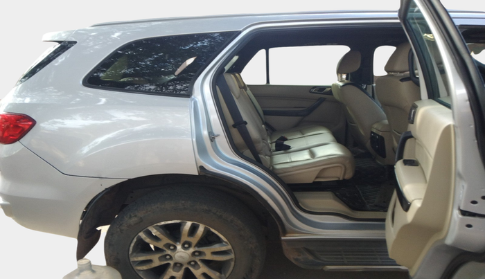 2017 Ford Endeavour TITANIUM 3.2 4X4 AT, Diesel, Automatic, 2,07,000 km, interior