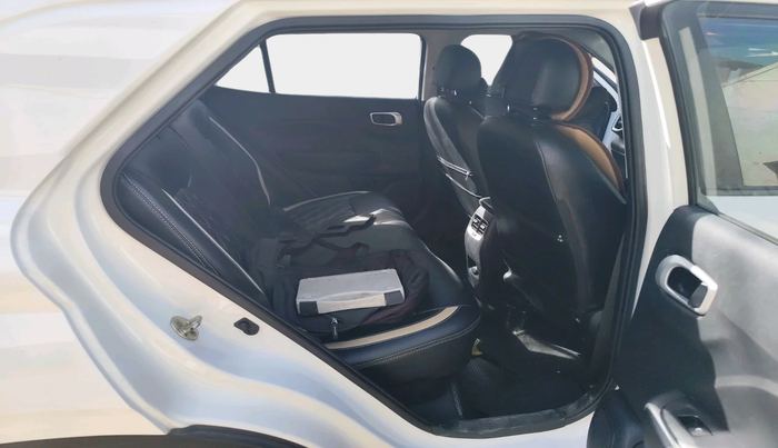 2022 Hyundai VENUE SX PLUS 1.0 TURBO DCT, Petrol, Automatic, 19,502 km, interior