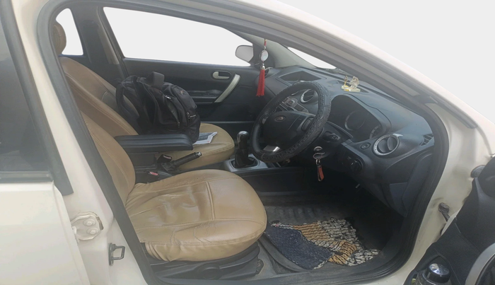 2011 Ford Fiesta Classic LXI 1.4 DIESEL, Diesel, Manual, 1,44,570 km, interior